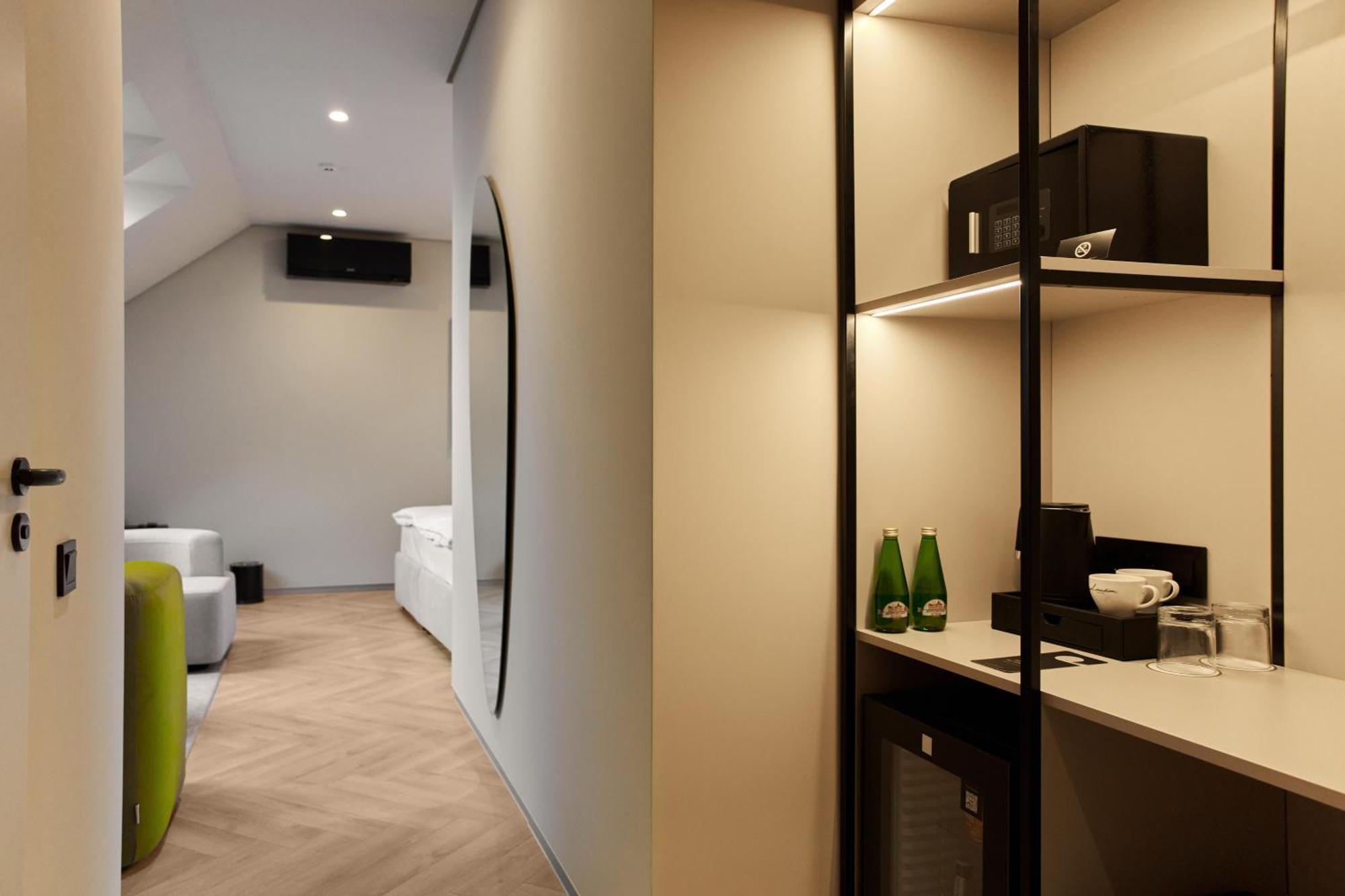 Hotel Laudon Oezjhorod Kamer foto