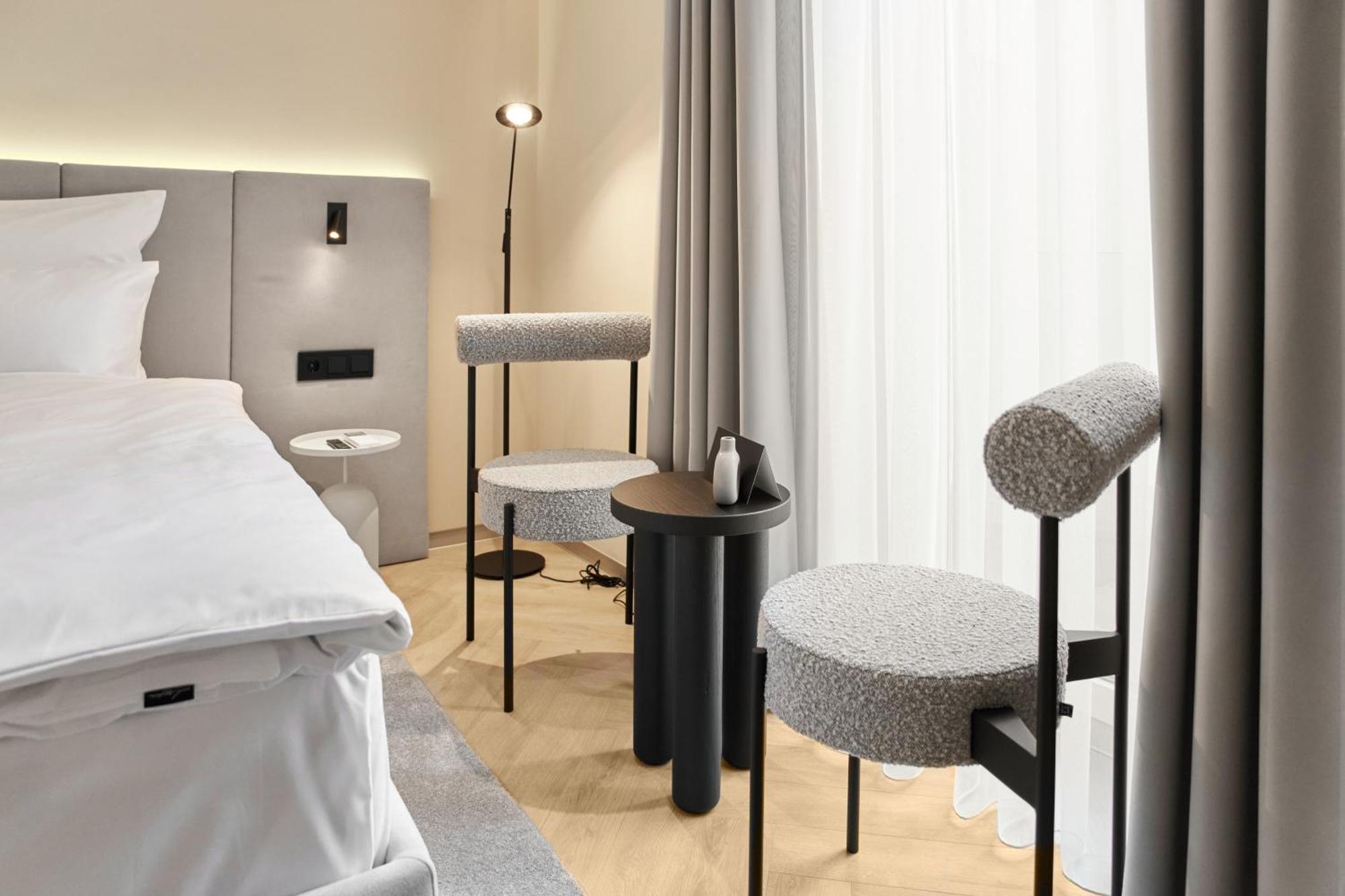 Hotel Laudon Oezjhorod Buitenkant foto